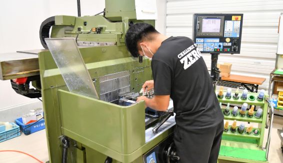 聖徳ゼロテック_高速マシニングセンタ